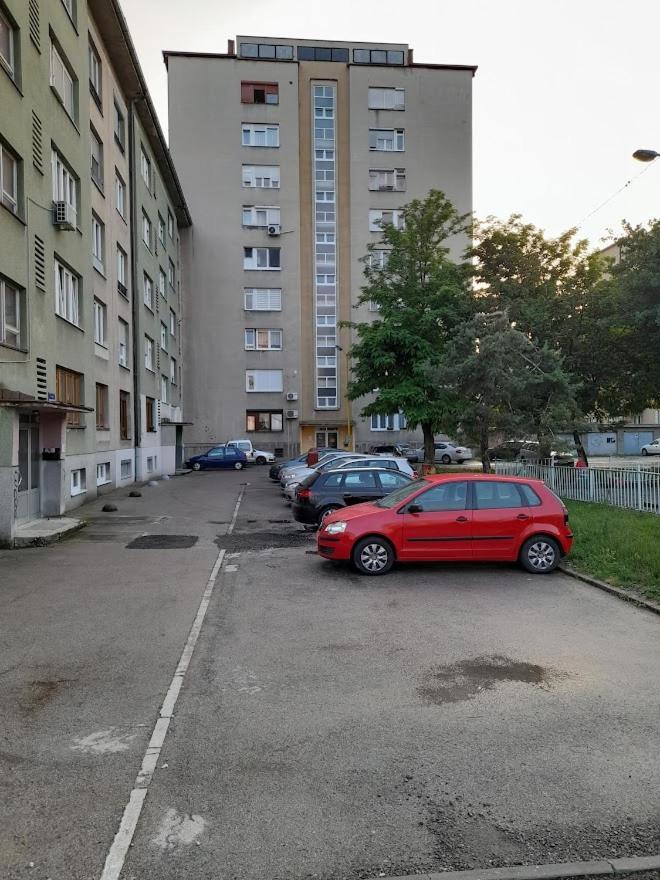 Apartman Bulevar Stupine 图兹拉 外观 照片